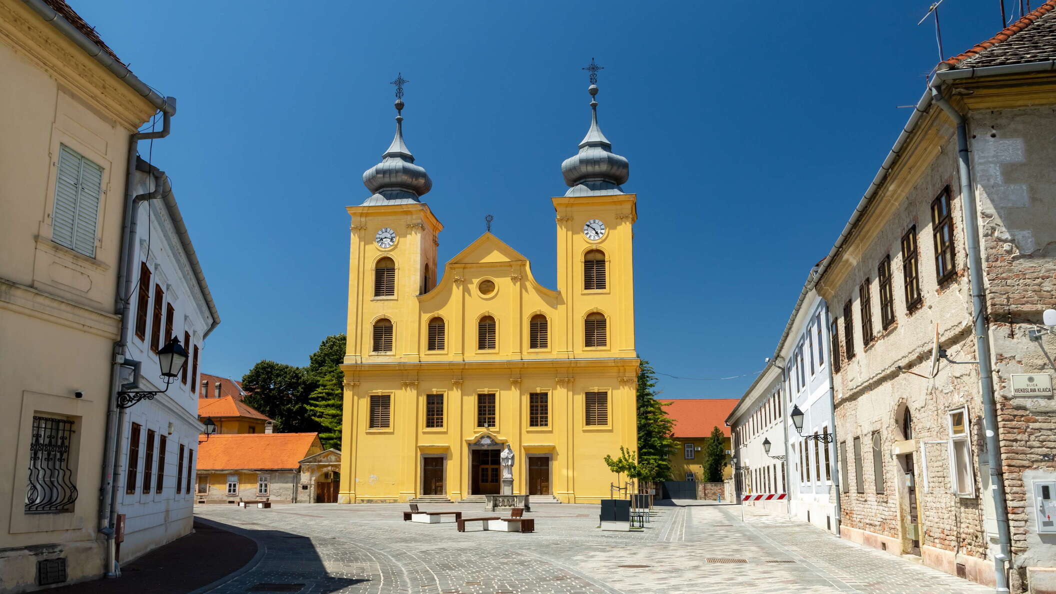 Osijek | Tvrđa with Crkva svetog Mihaela