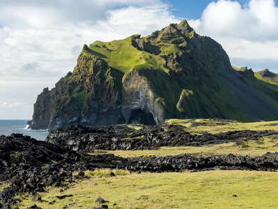 Vestmannaeyjar | Heimaey with Saefjall