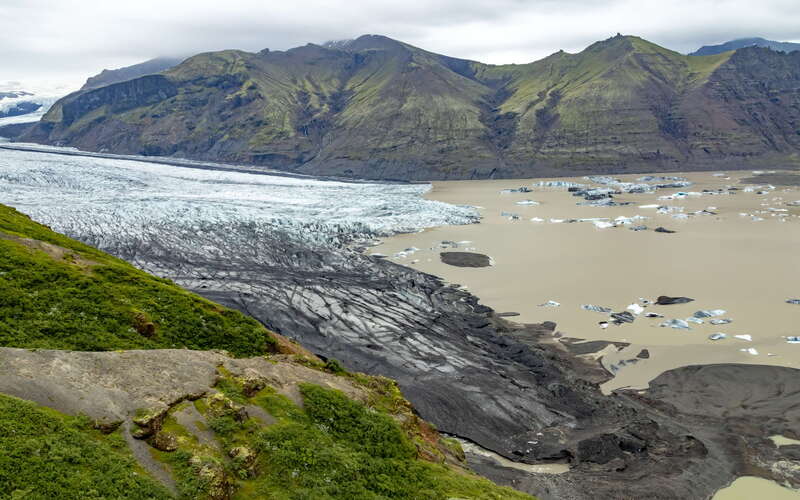 Skaftafellsjökull with proglacial lake in 2024