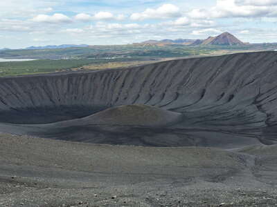 Hverfjall with Mývatn and Hlíðarfjall