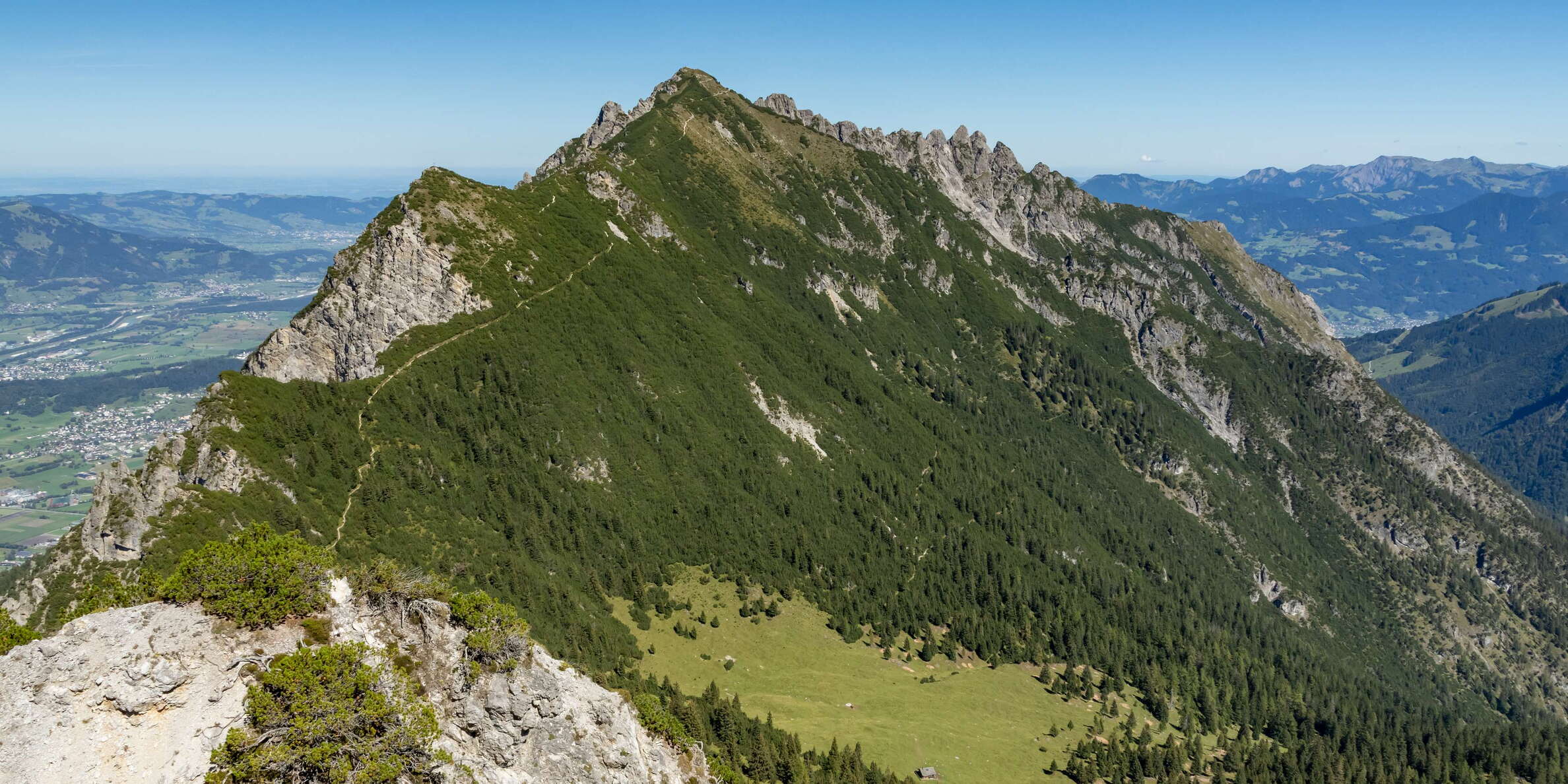 Liechtenstein | Drei-Schwestern-Kette with Kuegrat