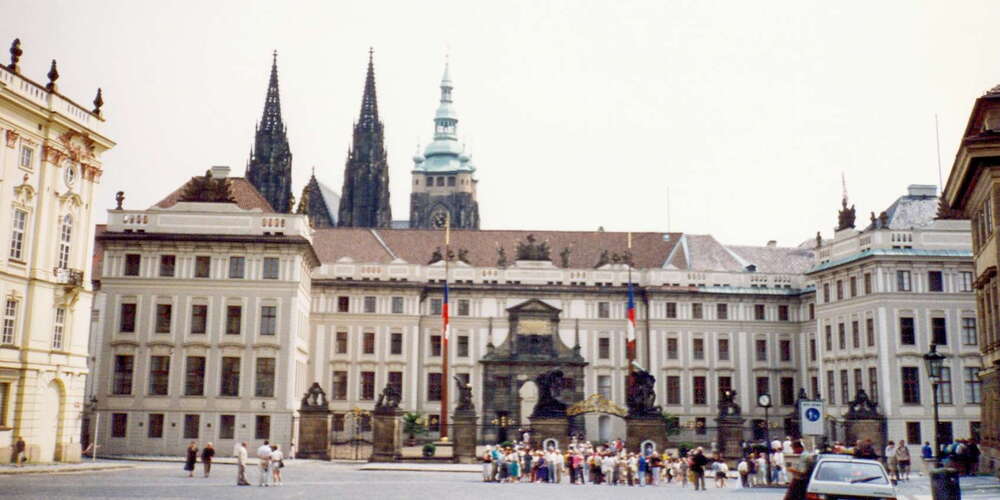 Praha | Hradčanské náměstí with Pražský hrad