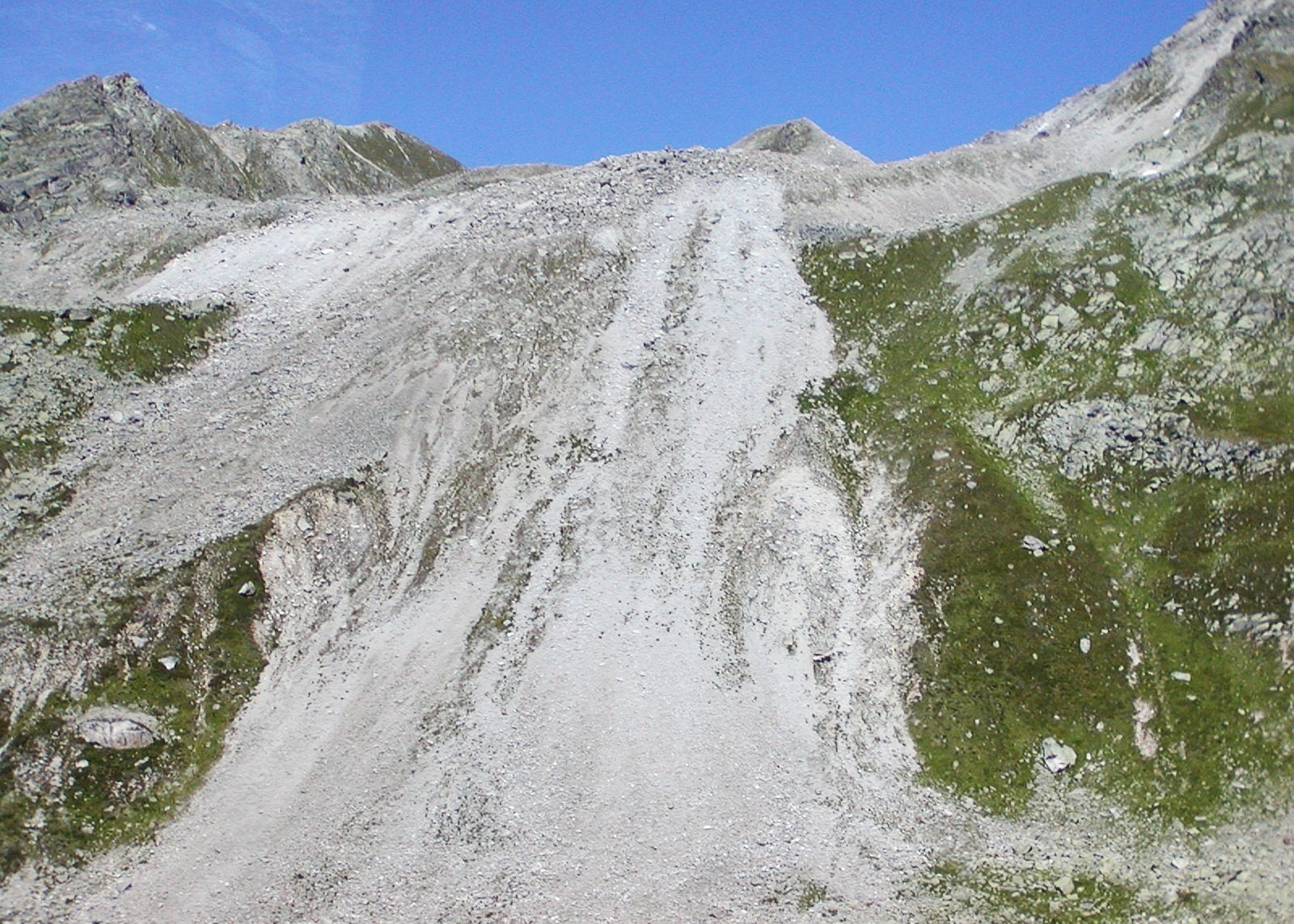 Flueelapass  |  Debris flow from rock glacier
